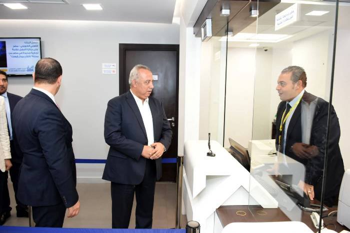 محافظ الشرقية يفتتح البنك الأهلي الكويتي بالزقازيق 3 محافظ الشرقية يفتتح البنك الأهلي الكويتي بالزقازيق 2