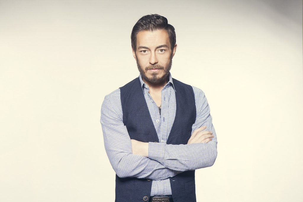 هذا ما أفزع أحمد زاهر وبسببه منع ابنتيه من التمثيل نهائياً 1 %D9%87%D8%B0%D8%A7 %D9%85%D8%A7 %D8%A3%D9%81%D8%B2%D8%B9 %D8%A3%D8%AD%D9%85%D8%AF %D8%B2%D8%A7%D9%87%D8%B1 %D9%88%D8%A8%D8%B3%D8%A8%D8%A8%D9%87 %D9%85%D9%86%D8%B9 %D8%A7%D8%A8%D9%86%D8%AA%D9%8A%D9%87 %D9%85%D9%86 %D8%A7%D9%84%D8%AA%D9%85%D8%AB%D9%8A%D9%84 %D9%86%D9%87%D8%A7%D8%A6%D9%8A%D8%A7%D9%8B