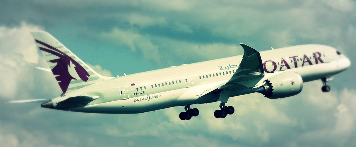 ماذا يحدث عند فتح باب الطائرة في الهواء؟ 17 زوجة تكتشف خيانة زوجها على طائرة قطرية