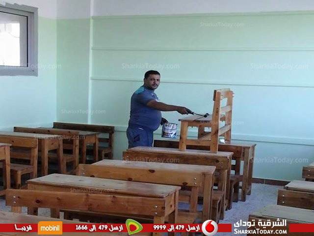مدير مدرسة بأبوحماد يقوم بترميم مدرسته بنفسه 1 مدير بأبوحماد يقوم بترميم مدرسته بنفسه 2