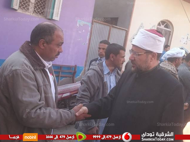 وزير الأوقاف يقدم العزاء في استشهاد شقيقين من الحسينية في حادث العريش 1 وزير الأوقاف يقدم العزاء في استشهاد شقيقين من الحسينية في حادث العريش