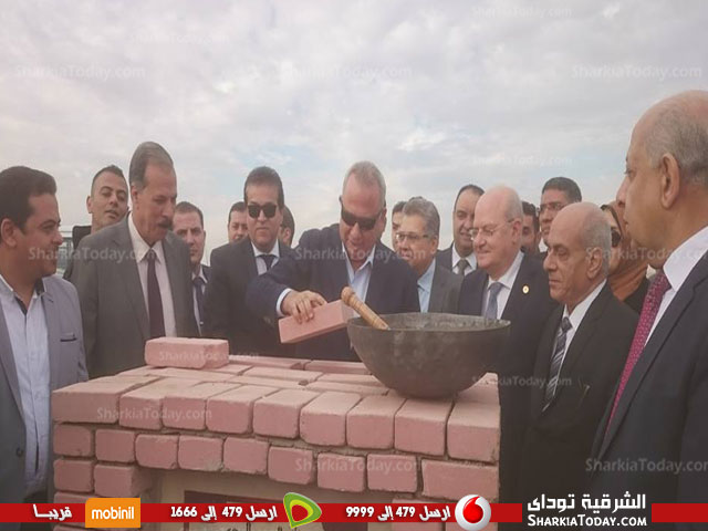 وزير التعليم العالي يضع حجر الأساس لفرع جامعة الزقازيق بالعاشر من رمضان 1 وزير التعليم العالي يضع حجر الأساس فرع جامعة الزقازيق بالعاشر من رمضان2