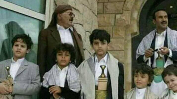 تعرف على عائلة علي عبدالله صالح وخليفته المرتقب 1 %D8%AA%D8%B9%D8%B1%D9%81 %D8%B9%D9%84%D9%89 %D8%B9%D8%A7%D8%A6%D9%84%D8%A9 %D8%B5%D8%A7%D9%84%D8%AD %D9%88%D8%AE%D9%84%D9%8A%D9%81%D8%AA%D9%87 %D8%A7%D9%84%D9%85%D8%B1%D8%AA%D9%82%D8%A8