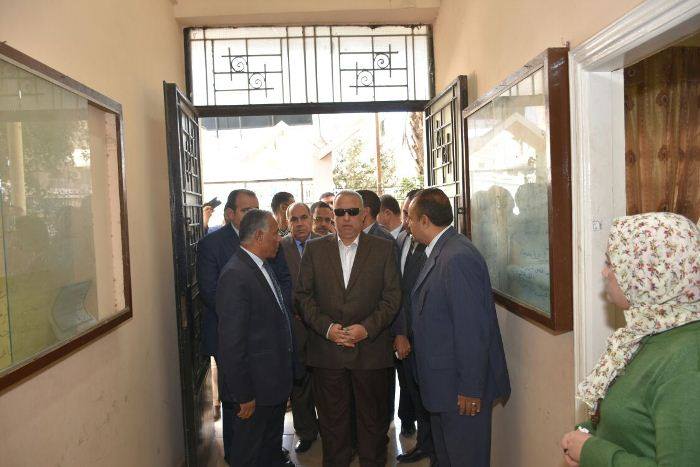 انطلاق قافلة بمدينة بلبيس لإجراء 300 عملية مياه بيضاء بالمجان 3 انطلاق قافلة بمدينة بلبيس لإجراء 300 عملية مياه بيضاء بالمجان 2