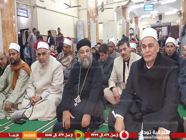 راعي كنيسة أبوحماد يلقي كلمة من مسجد النصر أثناء الاحتفال بالمولد النبوي 3 راعي كنيسة أبوحماد يلقي كلمة من مسجد النصر احتفالاً بالمولد النبوي الشريف2