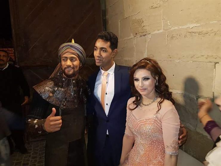 محمد رمضان يشارك عروسين الاحتفال بخطبتهما 5 محمد رمضان يشارك عروسين الاحتفال بخطبتهما2