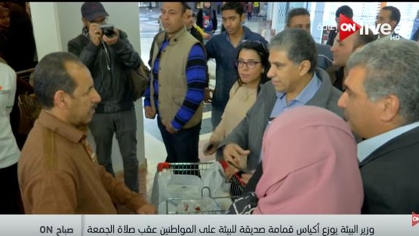 وزير البيئة: نستهلك بـ2 مليار جنيه أكياس قمامة فى العام 1 وزير البيئة
