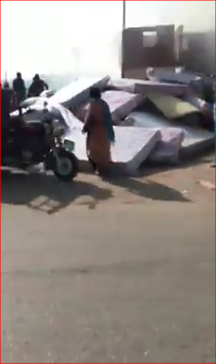 حريق هائل بمصنع «مراتب» بمركز الزقازيق 3 حريق هائل بمصنع «مراتب» بمركز الزقازيق 1