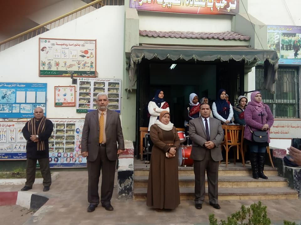 مدير إدارة فاقوس يتفقد المدارس في أول أيام الفصل الدراسي الثاني 1 27544995 1606449822772565 4987054887247818084 n