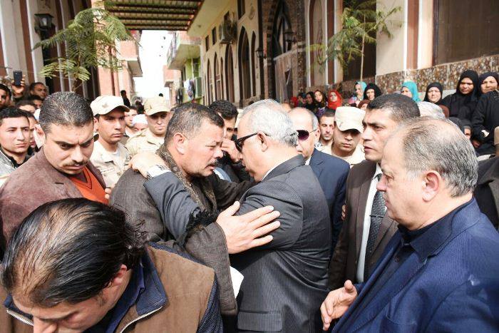 محافظ الشرقية يكلف رئيس منيا القمح بتلبية احتياجات أسرة شهيد العريش 2 27655254 1610216389066084 1378017632399722309 n