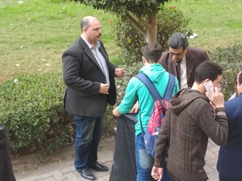 طلاب آداب الزقازيق ينظمون حملات توعية ونظافة بالكلية 2 4