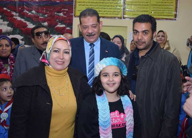 «تعليم الإسكندرية» تكرم أشرقت أحمد.. وتحذرها من غرور الشهرة 2 «تعليم الإسكندرية» تكرم أشرقت أحمد.. وتحذرها من غرور الشهرة 1