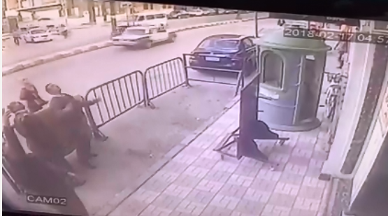أمين شرطة ينقذ طفلا سقط من الطابق الرابع 1 ءئئ