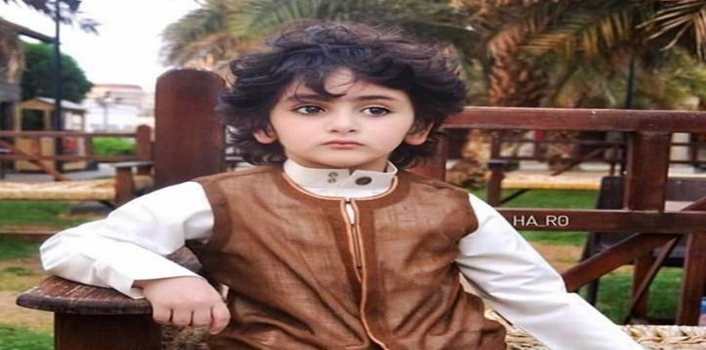 أثار الجدل بجماله الطفل يزن يحرج مذيعي قناة العربية على الهواء 2