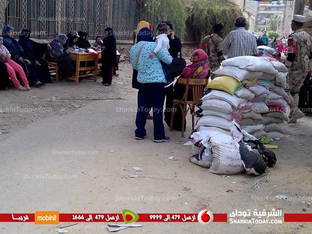 استمرار توافد الناخبين بمدرسة الفنية التجارية بالزقازيق 1