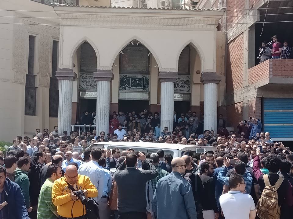 جنازة أحمد خالد توفيق
