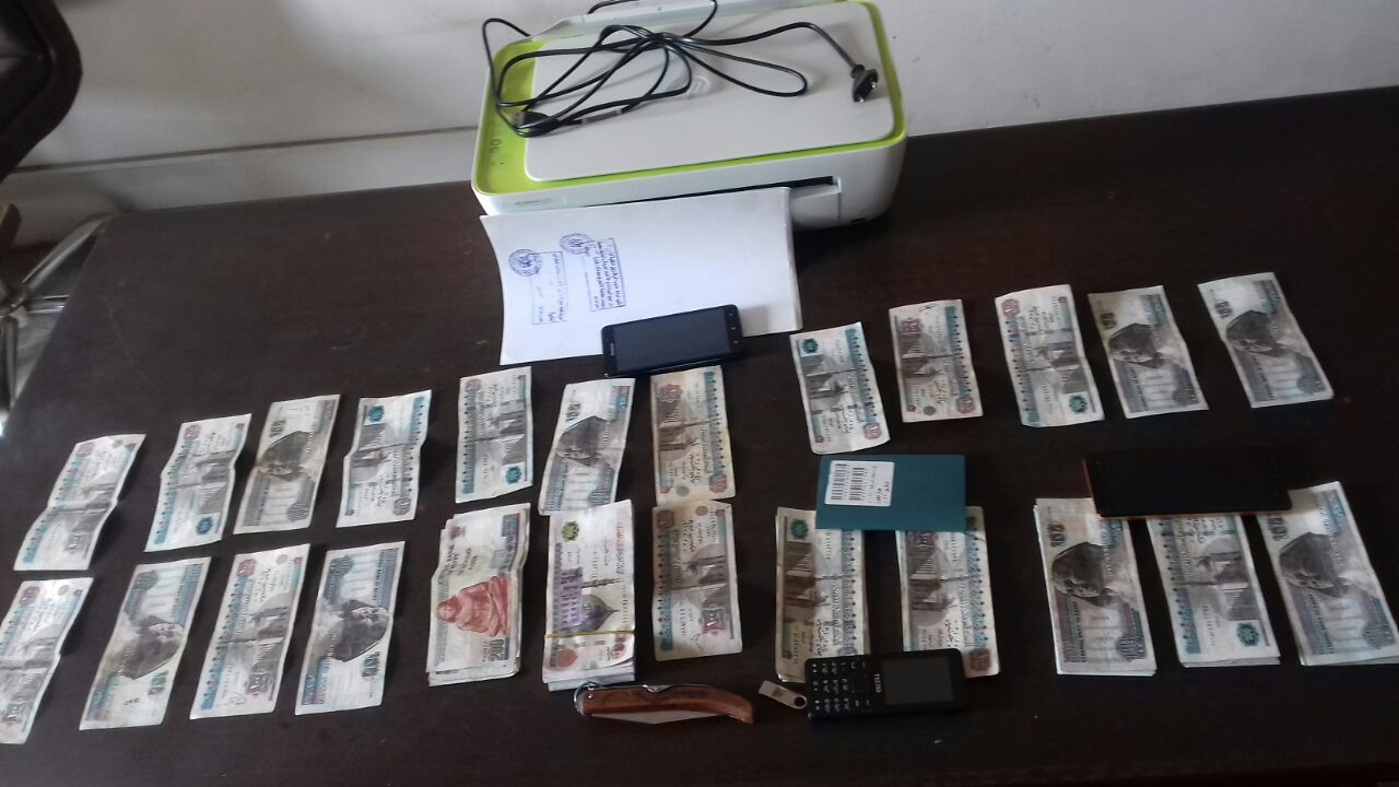تفاصيل ضبط تشكيل عصابي تخصص في تقليد العملة الوطنية بالزقازيق 16 ضبط تشكيل عصابي تخصص في تقليد العملة الوطنية بالزقازيق