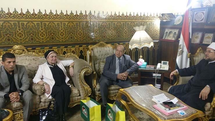 والد باحث «ماجستير الزقازيق» باكيًا: خوفت ياخدوا ابني مني بعد كلام وزير الأوقاف 12 وزير الأوقاف