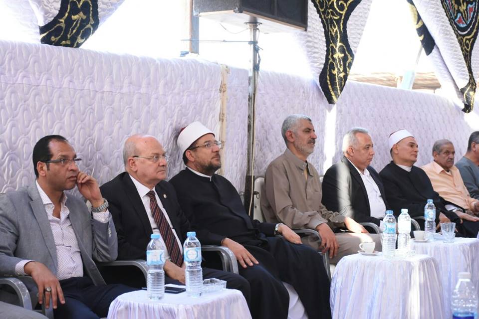 وزير الأوقاف ومحافظ الشرقية يؤديان واجب العزاء في الشهيد محمد عادل بمنيا القمح 17 وزير الأوقاف ومحافظ الشرقية يؤديان واجب العزاء في الشهيد محمد عادل بمنيا القمح