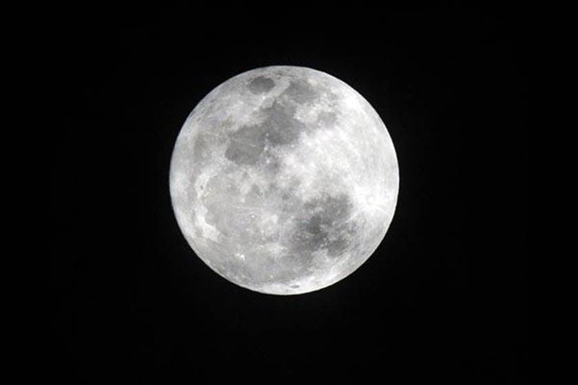 حقيقة اكتمال بدر رمضان قبل موعده