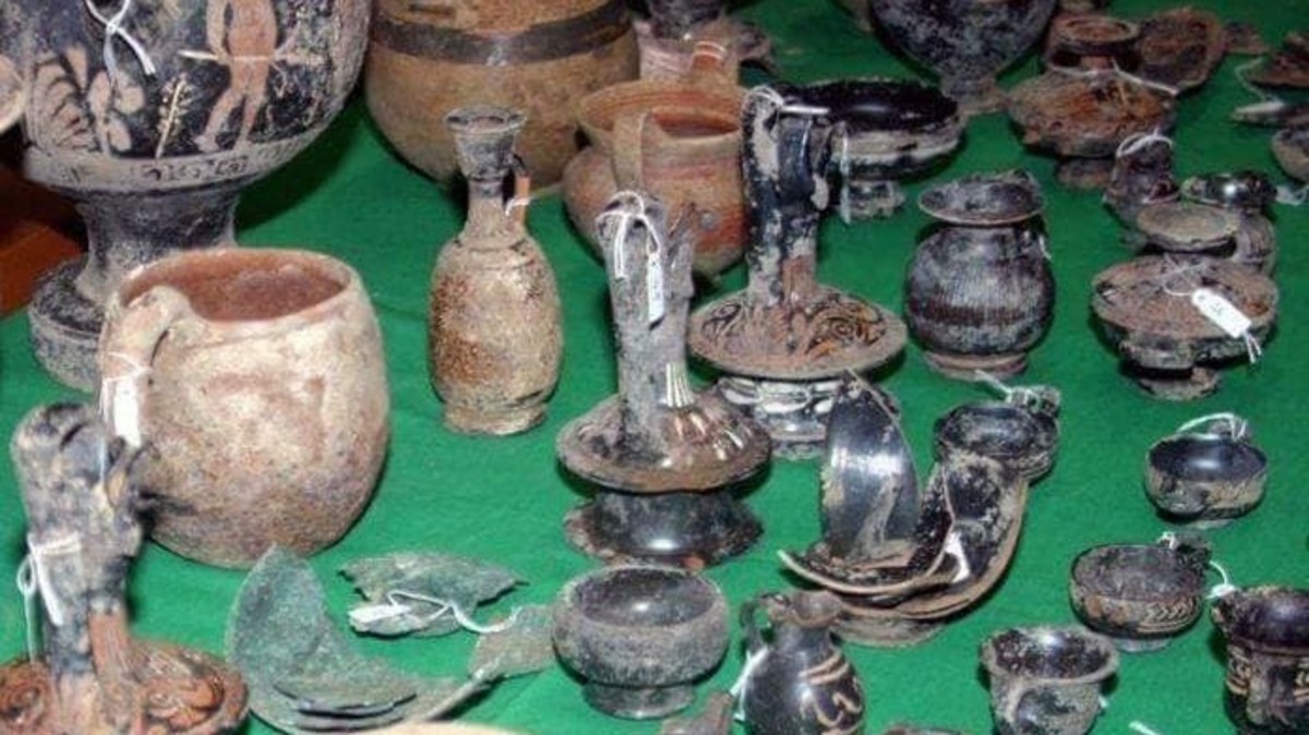 حقيقة تهريب آثار مصرية لإيطاليا