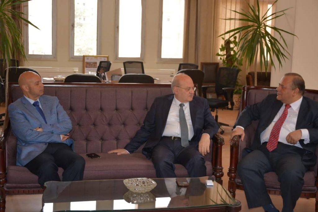 رئيس جامعة الزقازيق يستقبل وكيل وزارة الصحة بالشرقية