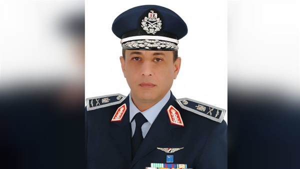 اللواء محمد عباس حلمى قائدًا للقوات الجوية