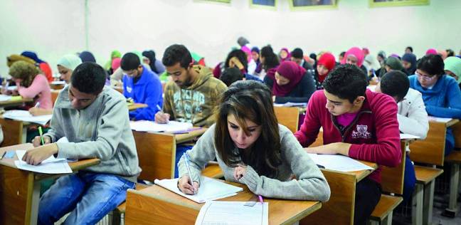 ضبط طالب بحوزته أوراق خاصة باللغة العربية ومحمول داخل لجنة ثانوية عامة بالزقازيق