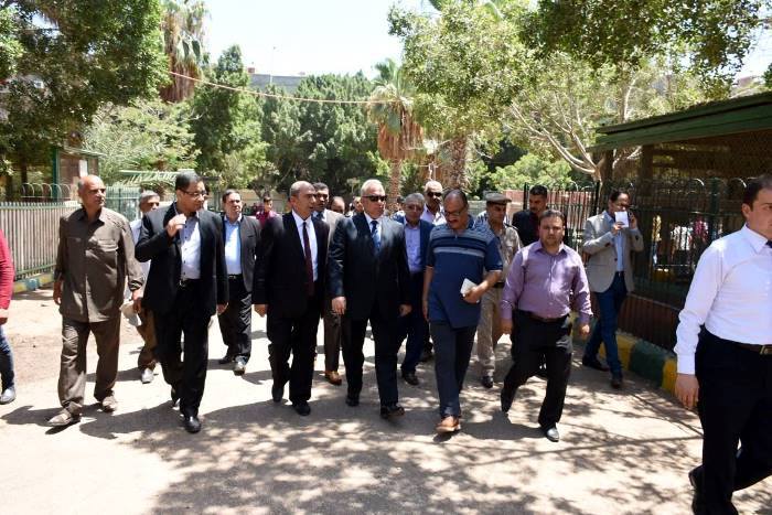 محافظ الشرقية يزور حديقة حيوان الزقازيق ويشارك المواطنين فرحتهم بالعيد 5 محافظ الشرقية يزور حديقة حيوان الزقازيق