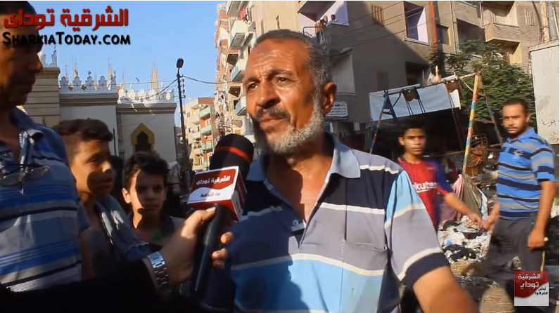 أهالي شارع وادي النيل بالزقازيق:مبنعرفش نصلي في المسجد بسبب القمامة