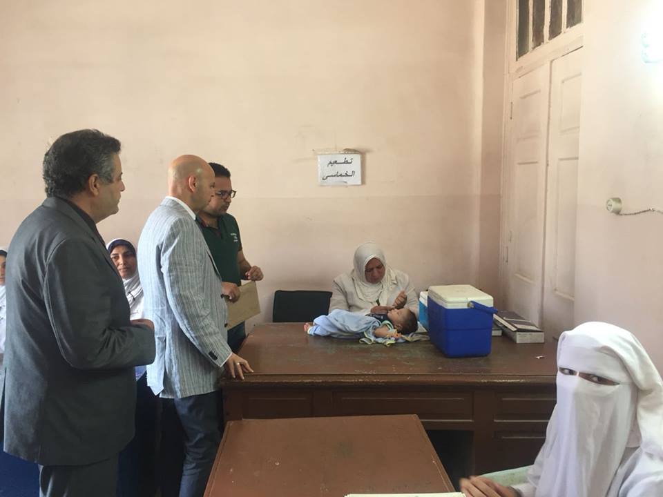 وكيل صحة الشرقية يتابع أول أيام التطعيم ضد شلل الأطفال 3 وكيل صحة الشرقية يتابع أول أيام التطعيم ضد شلل الأطفال2
