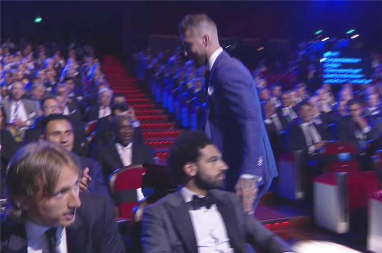 هكذا علقت الصحافة الإنجليزية على سلوك راموس مع محمد صلاح 5 صلاح 3