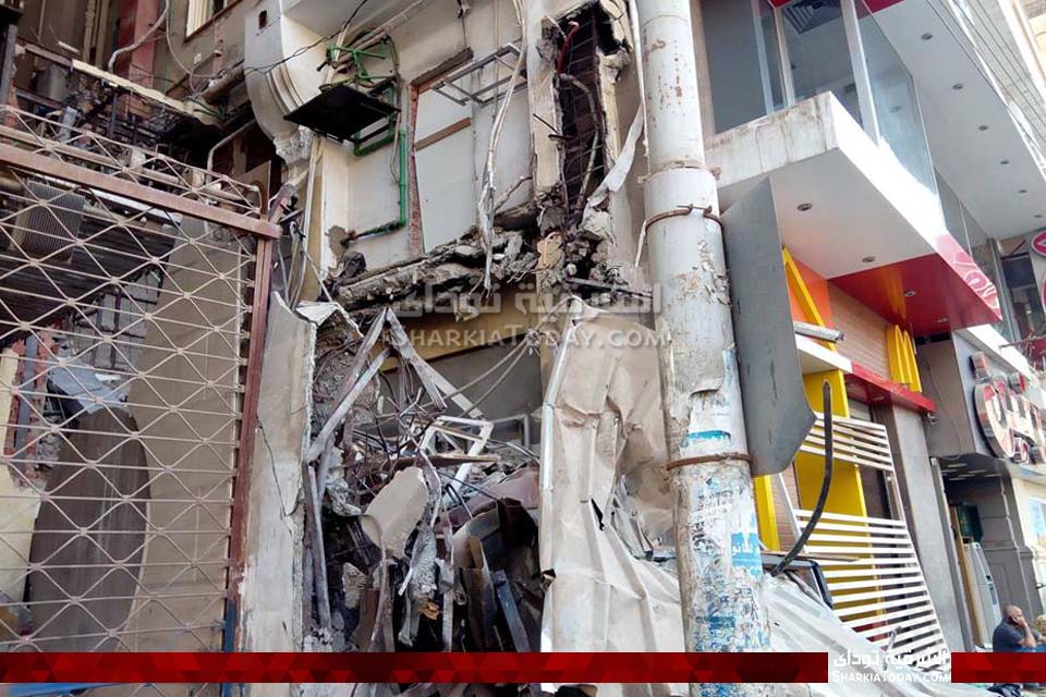 رفع مخلفات هدم تعديات مطعم شهير ومول بالزقازيق 3 مخلفات 6
