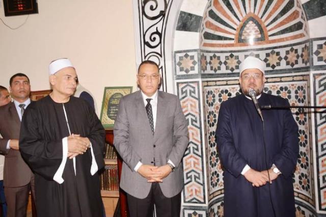 وزير الأوقاف ومحافظ الشرقية يفتتحان المسجد الكبير بالزقازيق بتكلفة 2 مليون و 400 ألف جنيه 9 3 1