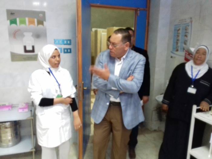 محافظ الشرقية يحيل العاملين بمستشفى الزوامل ببلبيس للتحقيق 1 المحافظ يحيل المقصرين في العمل لتحقيق