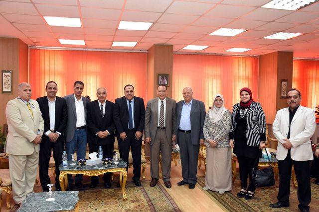 محافظ الشرقية يستقبل وفداً من نقابة المهندسين لتهنئته بعيد الشرقية القومي 1 محافظ الشرقية يستقبل وفداً من نقابة المهندسين