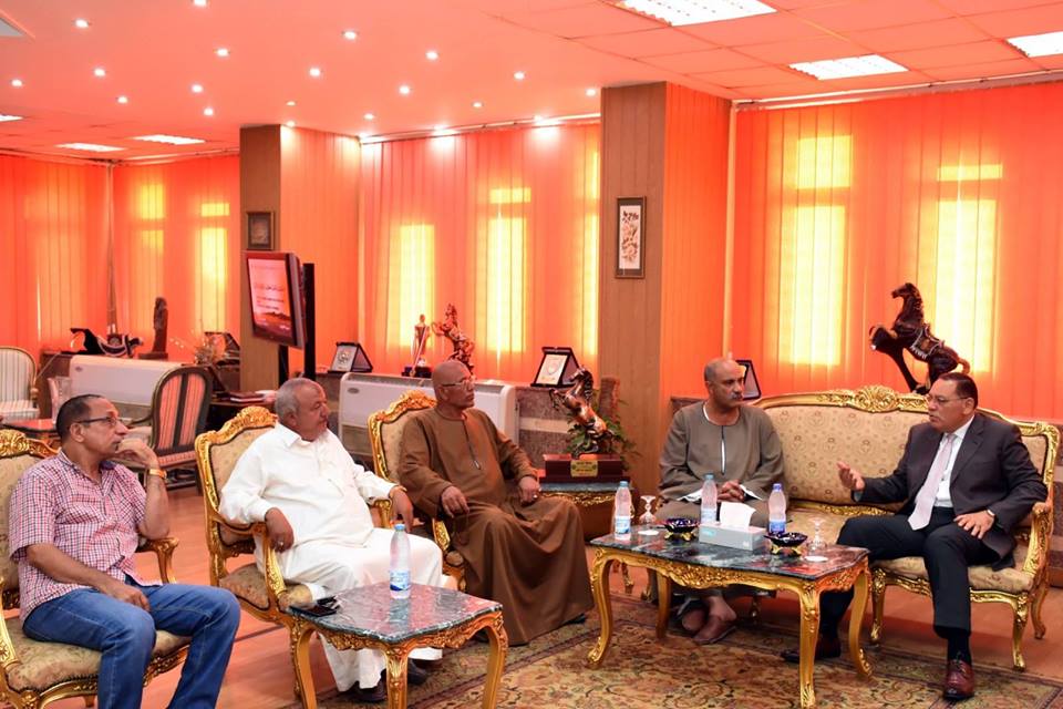 محافظ الشرقية يلتقي أهالي صان الحجر ويكشف سبب نقل بعض الآثار 2 محافظ الشرقية يبحث نقل آثار صان الحجر