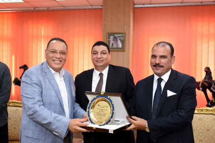 حزب مستقبل وطن يهنئ محافظ الشرقية بمنصبه الجديد 1 مستقبل وطن يهنئ محافظ الشرقية