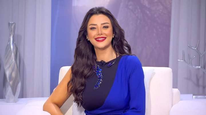 والدة رضوى الشربيني تبتز ابنتها بسبب برنامجها 4 نصائح رضوى الشربيني للبنات