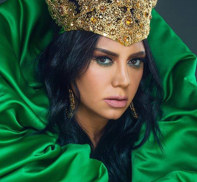 رانيا يوسف تسخر من نجم منتخب مصر 9 رانيا يوسف