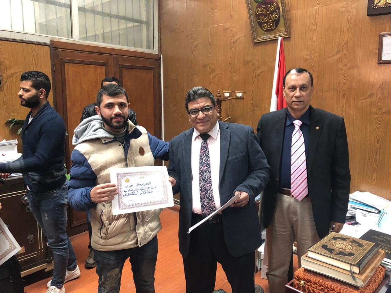 فوز كلية الآداب جامعة الزقازيق بكأس دوري المعلومات 1