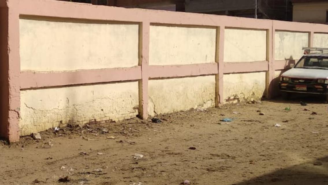 القمامة في محيط مدرسة غزالة الخيس بالزقازيق