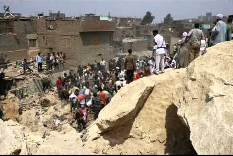 ارتفاع عدد الأسر المتضررة من انهيار صخرة الدويقة إلى 40