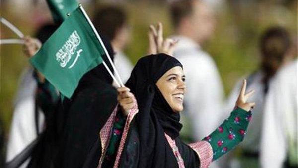 السعودية تتخذ قرارات جديدة بشأن تنظيم عمل المرأة