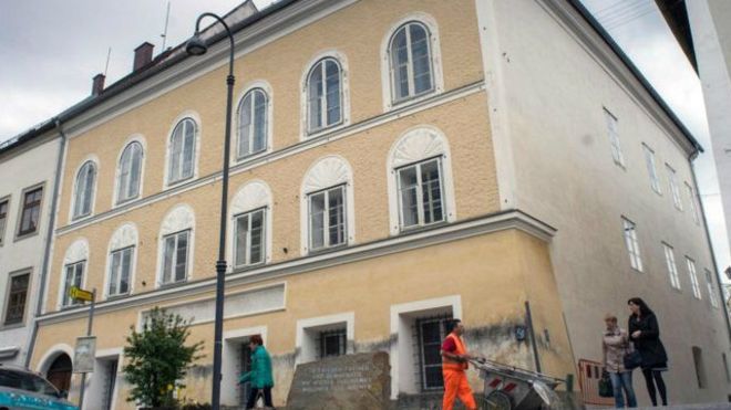 إلزام حكومة النمسا بدفع 1.5 مليون يورو لمالكة منزل هتلر