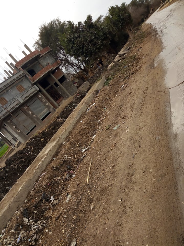 أعمال صيانة طريق الموت بقرية كفر أباظة بالزقازيق 6