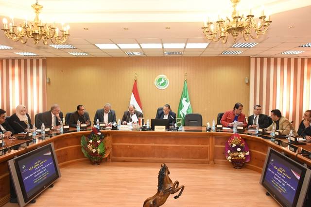 أجتماع لمناقشة رفع ناتج تطهير الترع والمصارف بالشرقية