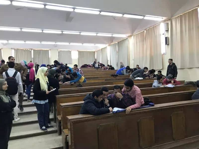 تأهل هندسة الزقازيق لدور 8 من العباقرة 1 تأهل هندسة الزقازيق لدور 8 من العباقرة