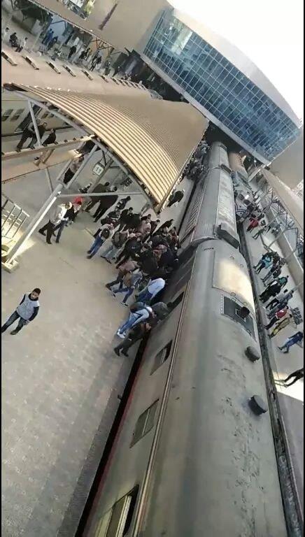 خروج قطار ركاب في سيدي جابر عن القضبان دون إصابات