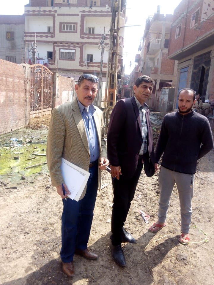 سحب مياه الصرف الصحي بكفر أباظة بالزقازيق استجابة لما نشرناه 3 سحب مياه الصرف الصحي بكفر أباظة بالزقازيق